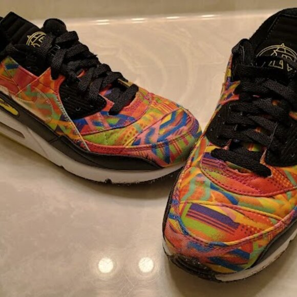 Nike Air Max 90's "Familia" - Picture 5 of 16